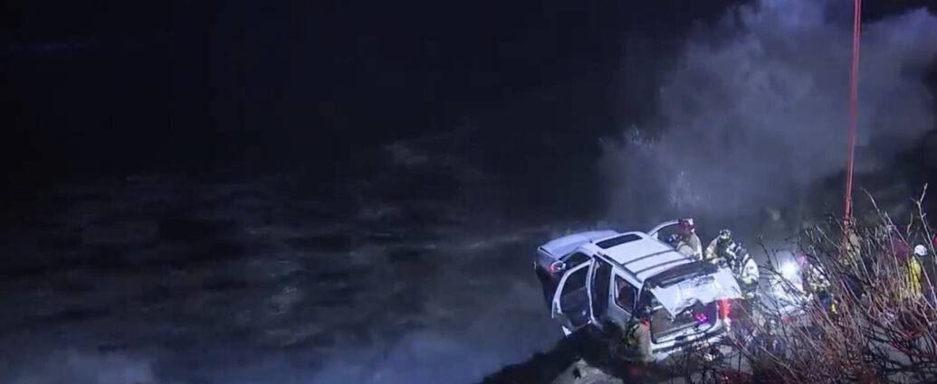 San Diego Area: Driver rescued from the cliffs of La Jolla Cove